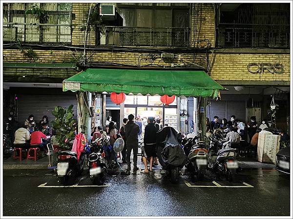 【台北泰式】Kanokwan 老麵攤 泰式米粉，下大雨也要來排隊的 泰式無國界小吃，炒泡麵必吃 - 食在台北 - 壞波妞の旅行食踨