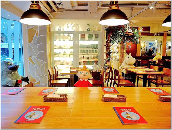 【食】 【台北】Moomin Cafe 嚕嚕米主題餐廳 - 小不點、可兒、通通在這裡，萌度破表 - 主題餐廳 - 壞波妞の旅行食踨
