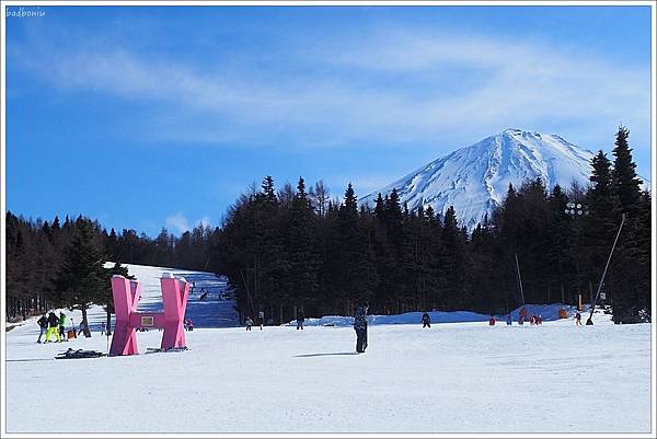【滑雪一日遊】東京出發富士山山麓玩雪賞燈一日行 東京郊區內容豐富又好玩的Day tour - 御殿場點燈 - 壞波妞の旅行食踨