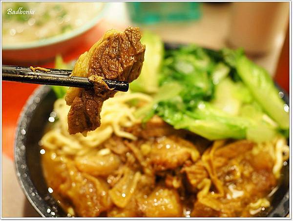 【食】【香港】九記牛腩．好好食的排隊美味! - 帶著壞波妞去香港 - 壞波妞の旅行食踨