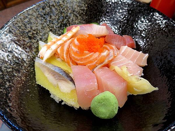 【食】【桃園】江戶日式料理 - 平價的好選擇 - 桃園 生魚片丼飯 - 壞波妞の旅行食踨