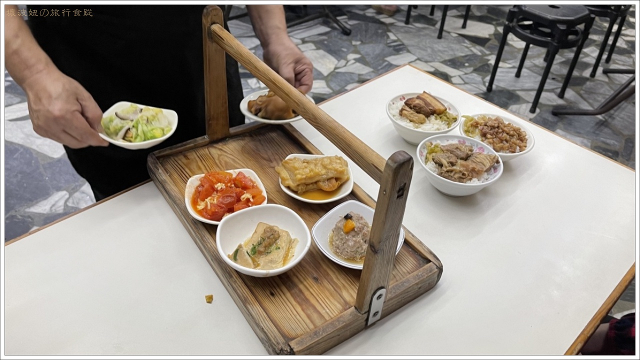 【高雄中式】東坡鮮肉飯，營業時間超長很有客棧感，一個人也可以像吃合菜 - 高雄中式 - 壞波妞の旅行食踨